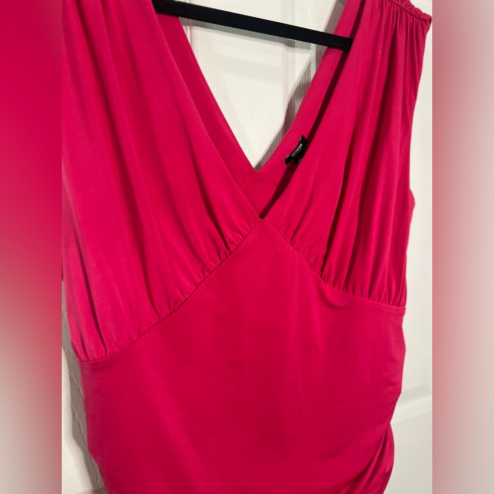 Sleeveless, plunge, pink, bodysuit, size x-large from Express.